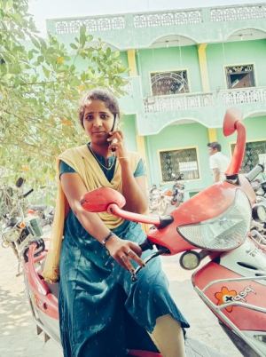 R.சிவசங்கரி 