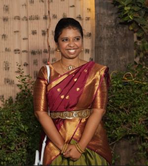Dr A  Akilavardhini 