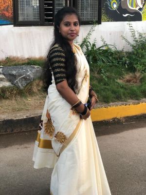 V.தர்ஷினி