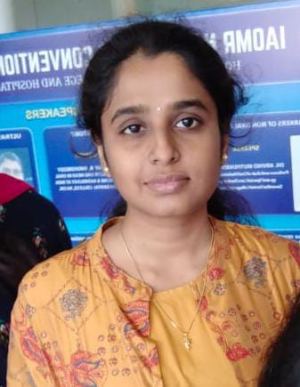 Dr.M.திவ்யா MDS