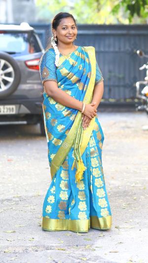 R.காயத்ரி 