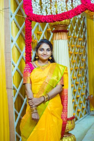 V.மீனாட்சி