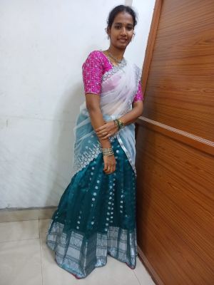 R.பிரியதர்ஷினி 