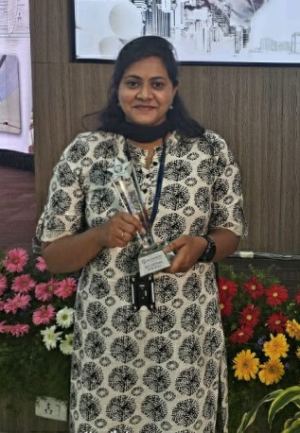 R.BHUVANASHRI