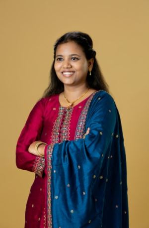 T.காயத்ரி 
