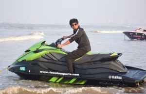 V.பரத்